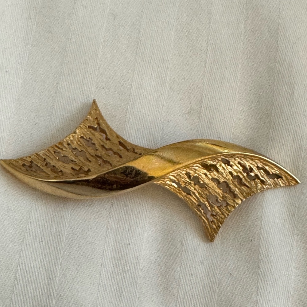 Trifari Gold-Tone Textured Brooch